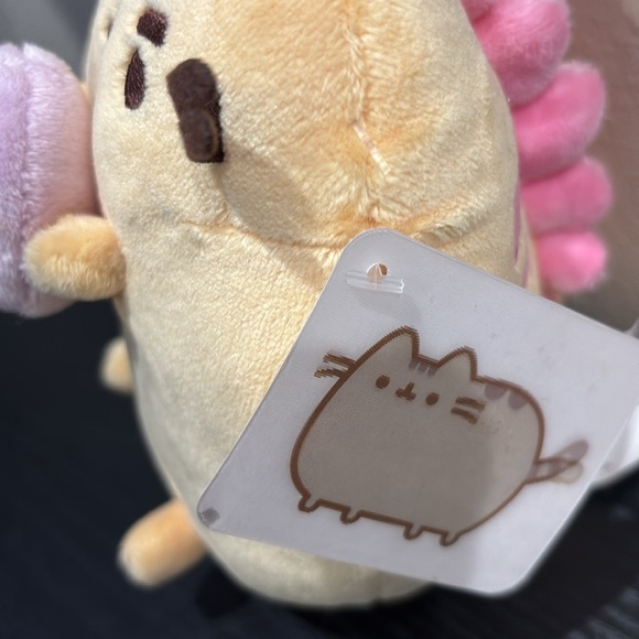 Pusheen Yellow Plush with Cookie - Picture 2 of 6